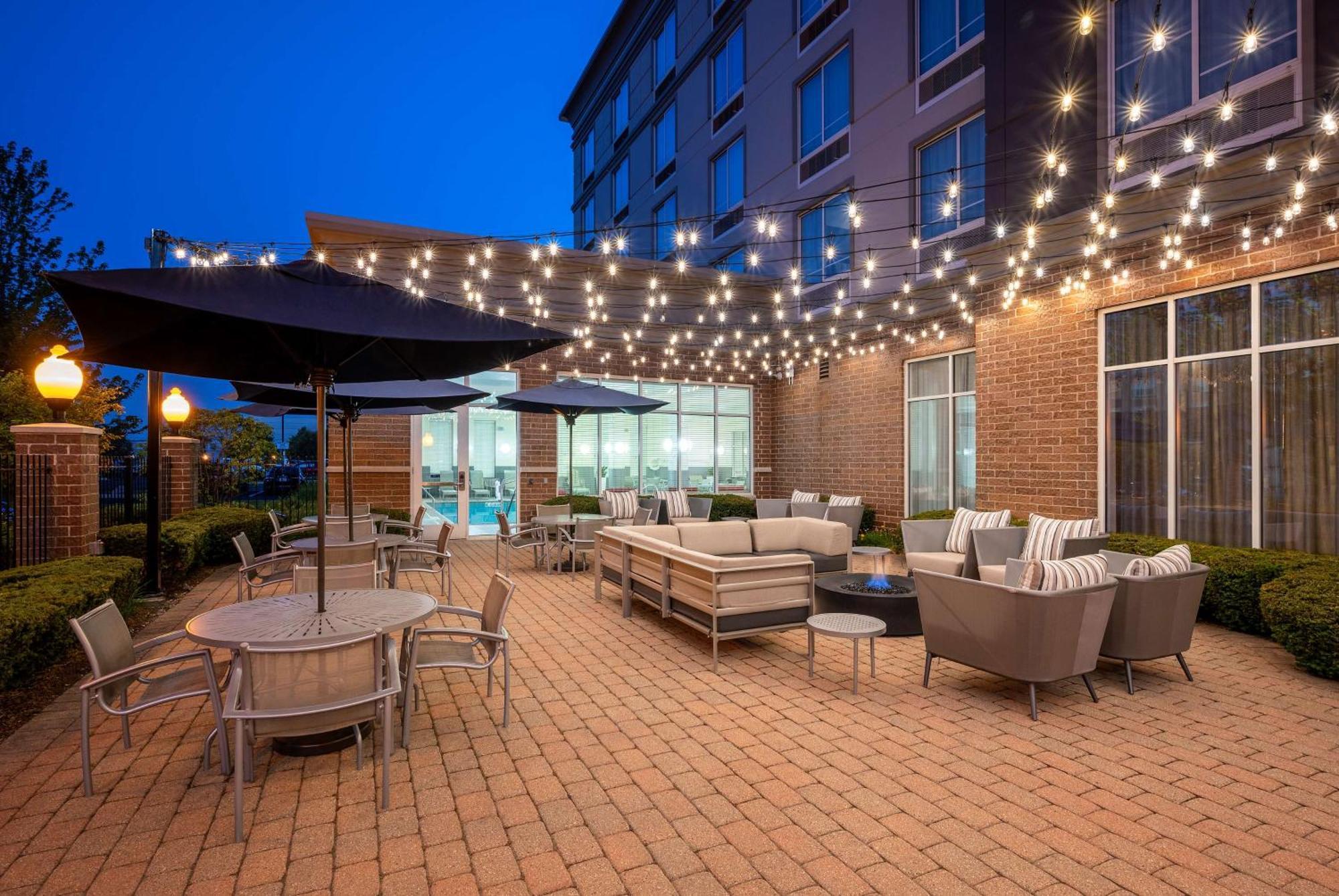 Hotel Doubletree By Hilton Chicago Midway Airport, Il Bedford Park Exterior foto